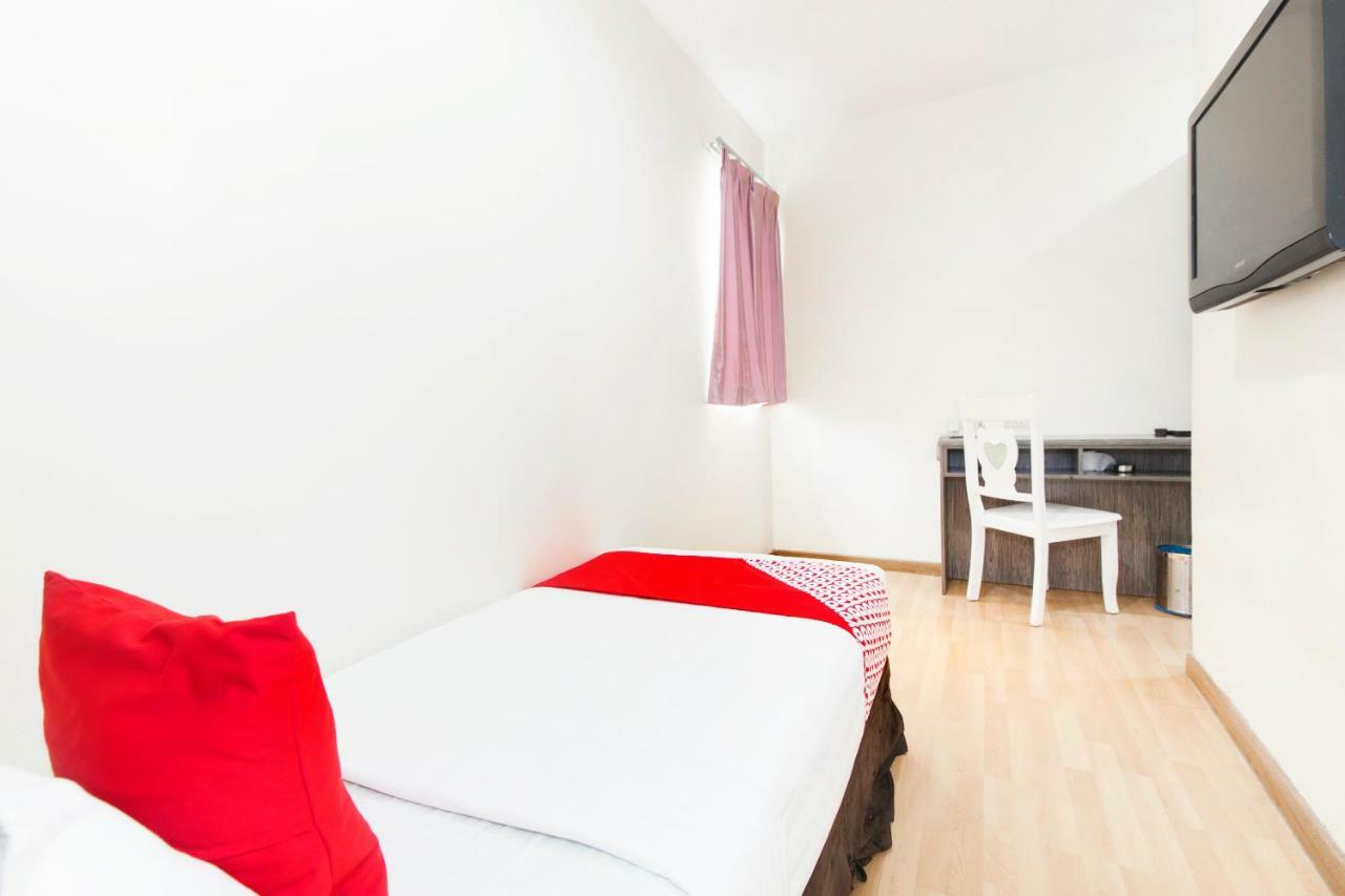 Super Oyo 331 I Boutique Hotel Petaling Jaya Exterior photo